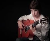 This film tells a story about two young talented artists coming from different backgrounds whose paths cross because of their unusual talent and passion for flamenco music.nnAmós is twelve and grows up in Salamanca, Spain. A rising star recognized by Paco de Lucía, Amós has been playing guitar and composing since he was three.nnAbraham is a thirteen year old flamenco singer from the Gitano community in Madrid. He grows up in an extended family where flamenco singing is a part of everyday life