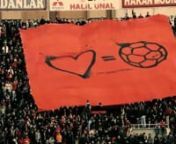 Taraftar Aşk İçin Söyledi!nnPUMA, Türkiye’de bir ilke imza attı. Bugüne kadar takım aşkıyla inleyen tribünler, ilk kez bir taraftarın sevgilisine olan aşkıyla inledi. Hem de tribünlerin efsane grubu ES-ES Bandosu önderliğinde.nnPUMA, 14 Şubat Sevgililer Günü için futbolseverlerin kayıtsız kalamayacakları bir yarışma düzenledi. “Taraftar Aşk İçin Söylüyor” Yarışması’nda, yaratıcılığına güvenen taraftarları sevdikleri kişi için en güzel tezahür
