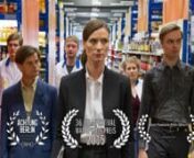 Richard Ahrens works in the garden department of a big hardware store. Due to his probation he can not risk any more slip-ups. During a quality assessment an out-of-stock event is discovered in his department. His boss is close to letting him go. But he is given a last chance. – A comedy about german working culture.nn2015, DCP, 22:30, color, fictionnnPRODUCTIONnFilmuniversity Babelsberg KONRAD WOLFnnCREDITSnCast: DarstellerInnen: Maximilian Meyer-Bretschneider, Lars Rudolph, Stefan Lampadius,