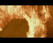 Un clip basé sur la chanson interprétée par Karliene Reynolds et ayant pour thème le dragon Smaug, vu dans la trilogie du Hobbit de Peter Jackson. Appréciez le travail fait sur ce clip ;)nnAbonnez-vous à la chaîne du Prof : http://www.youtube.com/user/Gilgamesh3036nFan page Facebook : https://www.facebook.com/sagacineduprofnnLa chanson est disponible en téléchargement gratuit sur le site de la chanteuse : http://karliene.com/nnEt pour celles et ceux désireux de suivre l&#39;actualité de K