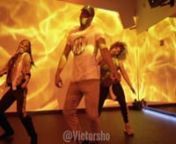 Victor Sho teaches Afrobeats Movement to \ from jlo aint your mama