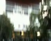 Am Ende der Demo gegen die IMK 2011 in Frankfurt gab es ein bisschen Feuerwerk vom Uni-Gebäude herunter.