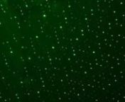 SİZİN İÇİN;nn360 ° dönen projeksiyon efektleri ve 10 ışık modu ile Starry Projektör Hoparlör Gece Lambası binlerce yıldız veya okyanus dalgası yaratarak odanıza rahatlatıcı bir atmosfer sağlar. nnDüz veya çok renkli okyanus dalgası aydınlatma efektlerini yansıtabilen yeşil lazer ışığıyla dört rahatlatıcı renk seçeneği (mavi, kırmızı, yeşil, beyaz).nnDahili müzik hoparlörlerine sahip bu gece lambası projektörüne telefonunuzu Bluetooth üzerinden bağla