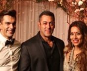 When Aishwarya Rai Bachchan and Salman Khan attended Bipasha Basu-Karan Singh Grover’s star-studded wedding reception. The crème da la crème of Bollywood poured in to congratulate the then newlyweds at a suburban five star on April 30, 2016. Some of the prominent names that graced the event were Ranbir Kapoor, Shah Rukh Khan, Sushmita Sen, Malaika Arora Khan among many others. But apart from the couple, there were two stars who grabbed many eyeballs. It was none other than ex-flames Salman K