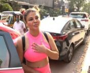 ‘Yeh aapki paet ki aag bhujaane aate hai, RESPECT THEM! You never know Zomato walla banda kab PM ban jaye’: Rakhi Sawant on Zomato row. She came, played, entertained the audiences with her antics and won the hearts of everyone. It wouldn’t be wrong to say that entertainment and drama run through Rakhi Sawant, be it on the screen or outside her gym in public. Bigg Boss 14 finalist Rakhi Sawant was in high spirits after she wrapped her workout session on Wednesday. The star is regularly snap