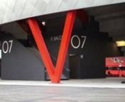 Une énorme soucoupe volante vient de se poser à Valenciennes.nElle accueillera désormais les matchs du VAFC et un public enthousiaste à l&#39;idée de profiter des innovations technologiques et écologiques de cet équipement de 25 000 places.