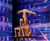 Four young girls, two sisters, and the judges attempt contortion and get all tangled up.