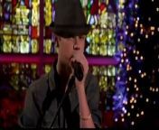 Justin performs an awesome version of Mistletoe for a group of very special kids. From the Martina McBride holiday special