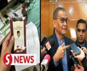 Datuk Seri Dr Dzulkefly Ahmad says he is prepared for the authorities to investigate claims he handed out duit raya to voters in Kuala Kubu Baharu.&#60;br/&#62;&#60;br/&#62;The Health Minister told reporters on Friday (May 3) that he was ready if the Malaysian Anti-Corruption Commission (MACC) called him up over footage showing him handing out duit raya, and stressed that it was a tradition for him during Hari Raya Aidilfitri when visiting people and staff at hospitals.&#60;br/&#62;&#60;br/&#62;Read more at https://tinyurl.com/yb8anawx &#60;br/&#62;&#60;br/&#62;WATCH MORE: https://thestartv.com/c/news&#60;br/&#62;SUBSCRIBE: https://cutt.ly/TheStar&#60;br/&#62;LIKE: https://fb.com/TheStarOnline