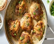 For this cacio e pepe chicken recipe, we wanted to create a saucy moment, so we seared and braised chicken thighs in an aromatic white wine broth until tender.
