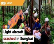 Perak police chief Yusri Hassan Basri says the two crew members suffered minor injuries.&#60;br/&#62;&#60;br/&#62;&#60;br/&#62;Read More: &#60;br/&#62;https://www.freemalaysiatoday.com/category/nation/2024/05/04/2-people-survive-light-aircraft-crash-in-sungkai/ &#60;br/&#62;&#60;br/&#62;Laporan Lanjut: &#60;br/&#62;https://www.freemalaysiatoday.com/category/bahasa/tempatan/2024/05/04/pesawat-ringan-terhempas-ketika-latihan-penerbangan/&#60;br/&#62;&#60;br/&#62;Free Malaysia Today is an independent, bi-lingual news portal with a focus on Malaysian current affairs.&#60;br/&#62;&#60;br/&#62;Subscribe to our channel - http://bit.ly/2Qo08ry&#60;br/&#62;------------------------------------------------------------------------------------------------------------------------------------------------------&#60;br/&#62;Check us out at https://www.freemalaysiatoday.com&#60;br/&#62;Follow FMT on Facebook: https://bit.ly/49JJoo5&#60;br/&#62;Follow FMT on Dailymotion: https://bit.ly/2WGITHM&#60;br/&#62;Follow FMT on X: https://bit.ly/48zARSW &#60;br/&#62;Follow FMT on Instagram: https://bit.ly/48Cq76h&#60;br/&#62;Follow FMT on TikTok : https://bit.ly/3uKuQFp&#60;br/&#62;Follow FMT Berita on TikTok: https://bit.ly/48vpnQG &#60;br/&#62;Follow FMT Telegram - https://bit.ly/42VyzMX&#60;br/&#62;Follow FMT LinkedIn - https://bit.ly/42YytEb&#60;br/&#62;Follow FMT Lifestyle on Instagram: https://bit.ly/42WrsUj&#60;br/&#62;Follow FMT on WhatsApp: https://bit.ly/49GMbxW &#60;br/&#62;------------------------------------------------------------------------------------------------------------------------------------------------------&#60;br/&#62;Download FMT News App:&#60;br/&#62;Google Play – http://bit.ly/2YSuV46&#60;br/&#62;App Store – https://apple.co/2HNH7gZ&#60;br/&#62;Huawei AppGallery - https://bit.ly/2D2OpNP&#60;br/&#62;&#60;br/&#62;#FMTNews #Airplane #Crash #Sungkai