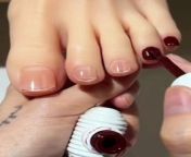 Nail polish design from fittish foot