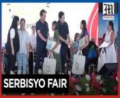 Romualdez in Siquijor for Bagong Pilipinas Serbisyo Fair&#60;br/&#62;&#60;br/&#62;House Speaker Ferdinand Martin Romualdez graced the Bagong Pilipinas Serbisyo Fair in Larena, Siquijor on Sunday. &#60;br/&#62;&#60;br/&#62;Around 50,000 Filipinos benefited from the event where P300 million in aid and services were distributed. &#60;br/&#62;&#60;br/&#62;Around 2,000 students from the province received P2,000 each in financial assistance through the Integrated Scholarships and Incentives Program for the Youth, while 3,000 entrepreneurs got P2,000 under the Start-up, Investment, Business Opportunity and Livelihood program. &#60;br/&#62;&#60;br/&#62;Romualdez led the distribution of cash and rice to 3,000 beneficiaries of the Cash Assistance and Rice Discount program.&#60;br/&#62;&#60;br/&#62;Video from Speaker Romualdez Media Bureau&#60;br/&#62;&#60;br/&#62;Subscribe to The Manila Times Channel - https://tmt.ph/YTSubscribe &#60;br/&#62;Visit our website at https://www.manilatimes.net &#60;br/&#62; &#60;br/&#62;Follow us: &#60;br/&#62;Facebook - https://tmt.ph/facebook &#60;br/&#62;Instagram - https://tmt.ph/instagram &#60;br/&#62;Twitter - https://tmt.ph/twitter &#60;br/&#62;DailyMotion - https://tmt.ph/dailymotion &#60;br/&#62; &#60;br/&#62;Subscribe to our Digital Edition - https://tmt.ph/digital &#60;br/&#62; &#60;br/&#62;Check out our Podcasts: &#60;br/&#62;Spotify - https://tmt.ph/spotify &#60;br/&#62;Apple Podcasts - https://tmt.ph/applepodcasts &#60;br/&#62;Amazon Music - https://tmt.ph/amazonmusic &#60;br/&#62;Deezer: https://tmt.ph/deezer &#60;br/&#62;Stitcher: https://tmt.ph/stitcher&#60;br/&#62;Tune In: https://tmt.ph/tunein&#60;br/&#62; &#60;br/&#62;#TheManilaTimes &#60;br/&#62;#tmtnews