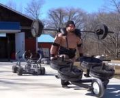 This bodybuilder carried heavy weight plates weighing 1000Lbs for ten miles, demonstrating incredible fitness levels.