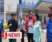 Umno Youth chief Dr Muhamad Akmal Saleh was called by police at the Kota Kinabalu police headquarters again after he was detained for questioning earlier on Friday (April 5).&#60;br/&#62;&#60;br/&#62;Read more at https://tinyurl.com/p49zwts7 &#60;br/&#62;&#60;br/&#62;WATCH MORE: https://thestartv.com/c/news&#60;br/&#62;SUBSCRIBE: https://cutt.ly/TheStar&#60;br/&#62;LIKE: https://fb.com/TheStarOnline