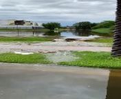 Jumeirah Islands lakes overflow after rains from lake bangle hit song