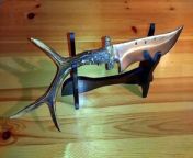 Presentation of two types of hunting knives from the &#92;
