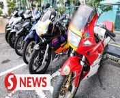 Kuala Lumpur Criminal Investigation Department director Senior Asst Comm Datuk Habibi Majinji on Thursday (May 2) said a gang of snatch thieves and robbers responsible for more than 40 cases was busted with the arrests of five men and three women.&#60;br/&#62;&#60;br/&#62;Read more at https://tinyurl.com/mr2vxtvf &#60;br/&#62;&#60;br/&#62;WATCH MORE: https://thestartv.com/c/news&#60;br/&#62;SUBSCRIBE: https://cutt.ly/TheStar&#60;br/&#62;LIKE: https://fb.com/TheStarOnline