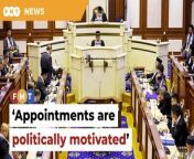 PN’s Tuan Ibrahim Tuan Man says four of the appointments are ‘politically motivated’, contrary to what was agreed upon when the state constitution was amended. &#60;br/&#62;&#60;br/&#62;Read More: https://www.freemalaysiatoday.com/category/nation/2024/05/13/opposition-cries-foul-after-pahang-appoints-5-assemblymen/&#60;br/&#62;&#60;br/&#62;Laporan Lanjut: https://www.freemalaysiatoday.com/category/bahasa/tempatan/2024/05/13/utamakan-minoriti-bukan-ahli-politik-tuan-ibrahim-perjelas-bantah-adun-lantikan/&#60;br/&#62;&#60;br/&#62;Free Malaysia Today is an independent, bi-lingual news portal with a focus on Malaysian current affairs.&#60;br/&#62;&#60;br/&#62;Subscribe to our channel - http://bit.ly/2Qo08ry&#60;br/&#62;------------------------------------------------------------------------------------------------------------------------------------------------------&#60;br/&#62;Check us out at https://www.freemalaysiatoday.com&#60;br/&#62;Follow FMT on Facebook: https://bit.ly/49JJoo5&#60;br/&#62;Follow FMT on Dailymotion: https://bit.ly/2WGITHM&#60;br/&#62;Follow FMT on X: https://bit.ly/48zARSW &#60;br/&#62;Follow FMT on Instagram: https://bit.ly/48Cq76h&#60;br/&#62;Follow FMT on TikTok : https://bit.ly/3uKuQFp&#60;br/&#62;Follow FMT Berita on TikTok: https://bit.ly/48vpnQG &#60;br/&#62;Follow FMT Telegram - https://bit.ly/42VyzMX&#60;br/&#62;Follow FMT LinkedIn - https://bit.ly/42YytEb&#60;br/&#62;Follow FMT Lifestyle on Instagram: https://bit.ly/42WrsUj&#60;br/&#62;Follow FMT on WhatsApp: https://bit.ly/49GMbxW &#60;br/&#62;------------------------------------------------------------------------------------------------------------------------------------------------------&#60;br/&#62;Download FMT News App:&#60;br/&#62;Google Play – http://bit.ly/2YSuV46&#60;br/&#62;App Store – https://apple.co/2HNH7gZ&#60;br/&#62;Huawei AppGallery - https://bit.ly/2D2OpNP&#60;br/&#62;&#60;br/&#62;#FMTNews #Pahang #TuanIbrahimTuanMan #DUNPahang #PahangAssemblymen