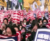 South Korean medical professors began submitting their resignations en masse on Monday (March 25) and scaling back outpatient work to support an ongoing industrial action by trainee doctors against a government plan to boost medical school admissions. - REUTERS