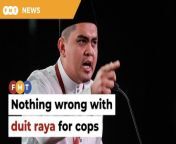 The Umno Youth chief says the donation was above board as it was done in public.&#60;br/&#62;&#60;br/&#62;Read More: &#60;br/&#62;https://www.freemalaysiatoday.com/category/nation/2024/03/29/nothing-wrong-with-giving-cops-duit-raya-says-akmal/&#60;br/&#62;&#60;br/&#62;Laporan Lanjut: &#60;br/&#62;https://www.freemalaysiatoday.com/category/bahasa/tempatan/2024/03/29/itu-sedekah-tak-salah-beri-duit-raya-kepada-polis-kata-akmal/&#60;br/&#62;&#60;br/&#62;Free Malaysia Today is an independent, bi-lingual news portal with a focus on Malaysian current affairs.&#60;br/&#62;&#60;br/&#62;Subscribe to our channel - http://bit.ly/2Qo08ry&#60;br/&#62;------------------------------------------------------------------------------------------------------------------------------------------------------&#60;br/&#62;Check us out at https://www.freemalaysiatoday.com&#60;br/&#62;Follow FMT on Facebook: https://bit.ly/49JJoo5&#60;br/&#62;Follow FMT on Dailymotion: https://bit.ly/2WGITHM&#60;br/&#62;Follow FMT on X: https://bit.ly/48zARSW &#60;br/&#62;Follow FMT on Instagram: https://bit.ly/48Cq76h&#60;br/&#62;Follow FMT on TikTok : https://bit.ly/3uKuQFp&#60;br/&#62;Follow FMT Berita on TikTok: https://bit.ly/48vpnQG &#60;br/&#62;Follow FMT Telegram - https://bit.ly/42VyzMX&#60;br/&#62;Follow FMT LinkedIn - https://bit.ly/42YytEb&#60;br/&#62;Follow FMT Lifestyle on Instagram: https://bit.ly/42WrsUj&#60;br/&#62;Follow FMT on WhatsApp: https://bit.ly/49GMbxW &#60;br/&#62;------------------------------------------------------------------------------------------------------------------------------------------------------&#60;br/&#62;Download FMT News App:&#60;br/&#62;Google Play – http://bit.ly/2YSuV46&#60;br/&#62;App Store – https://apple.co/2HNH7gZ&#60;br/&#62;Huawei AppGallery - https://bit.ly/2D2OpNP&#60;br/&#62;&#60;br/&#62;#FMTNews #DrAkmalSaleh #RazarudinHusain #PDRM